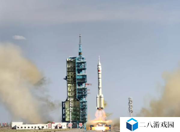 神舟二十号载人飞船与空间站组合体完成自主快速交会对接