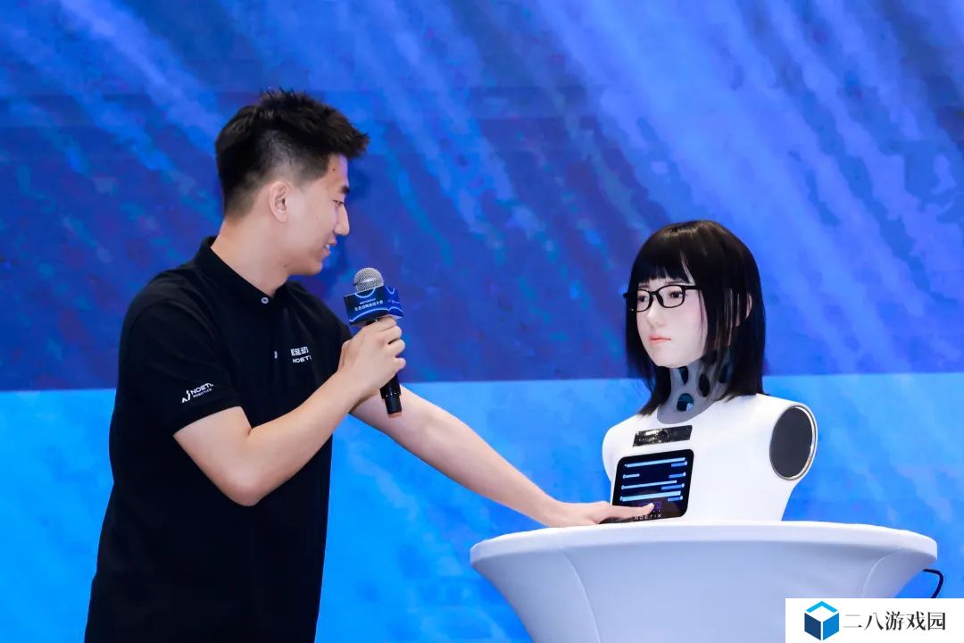 松延动力发布新一代仿生机器人全新女性形象小诺